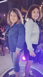 Jueves f