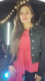 Jueves f