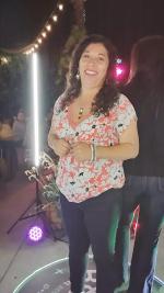 Jueves f
