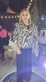 Jueves f