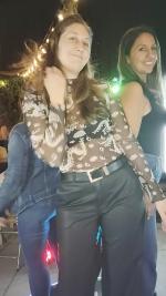 Jueves f